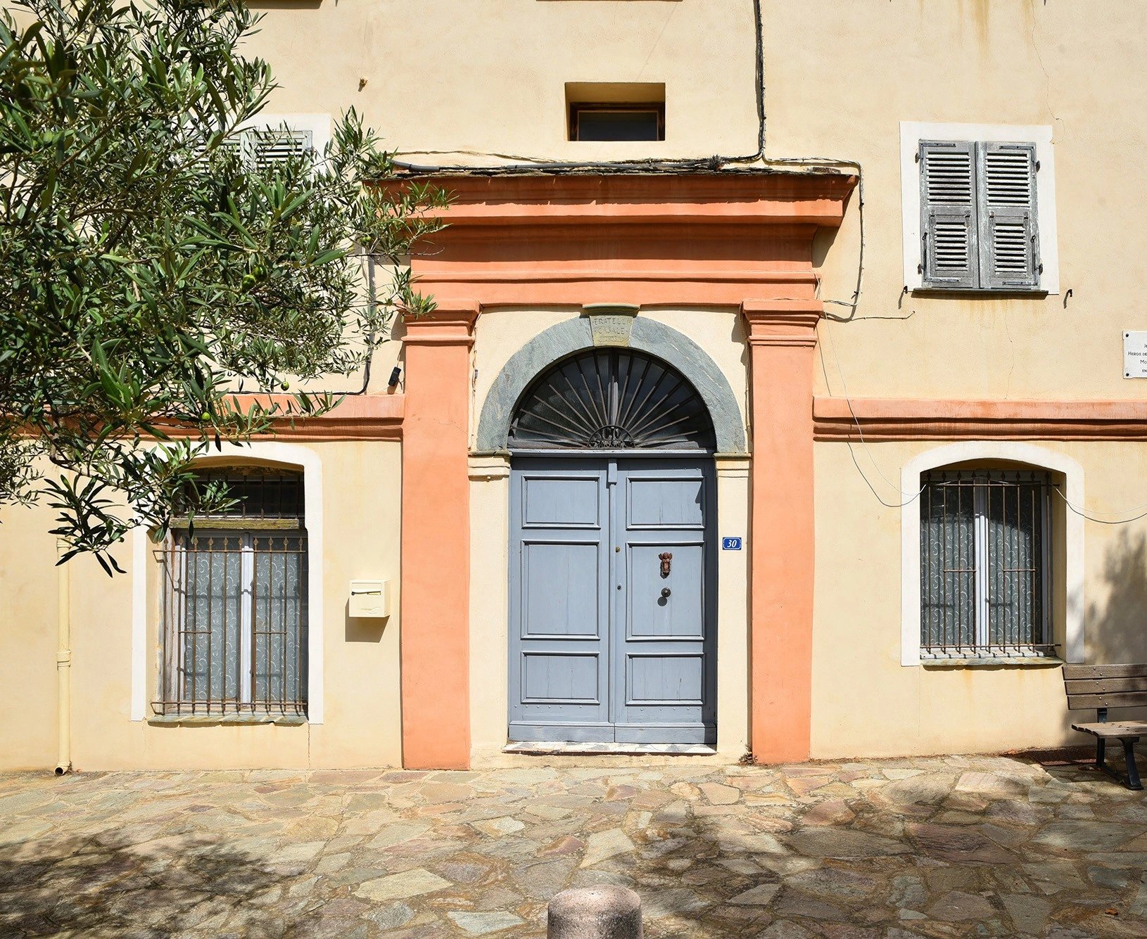 Alt à définir